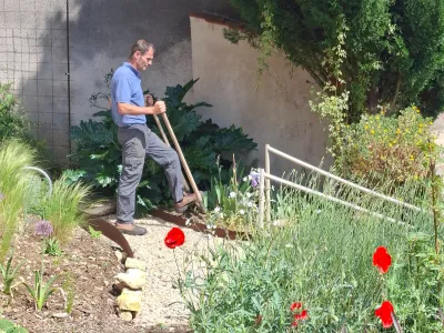 Jardin devant maison après mise en valeur par Le Potagiste